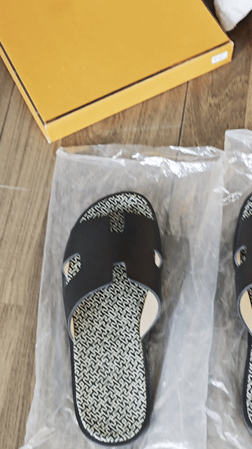 Dép Herme Nam Da Đế Gỗ Size 40 Đen. Mua bán Giày dép tại Quận Bình Thuỷ Cần Thơ được đăng bởi Lucas Thịnh Nguyễn hình 1