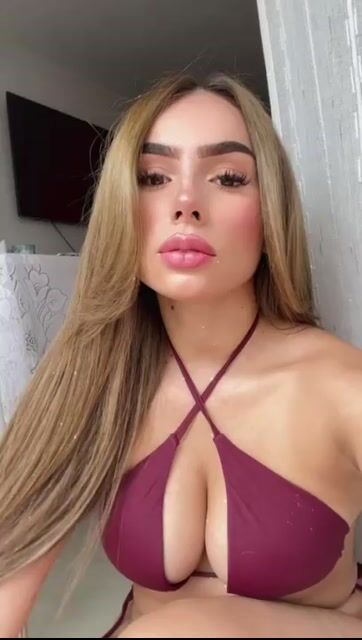 Model - Alice Clarke deepthroat