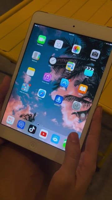 iPad Mini Wifi Bạc. Mua bán Máy tính bảng tại Quận 3 Tp Hồ Chí Minh được đăng bởi Thanh Thuỷ hình 1