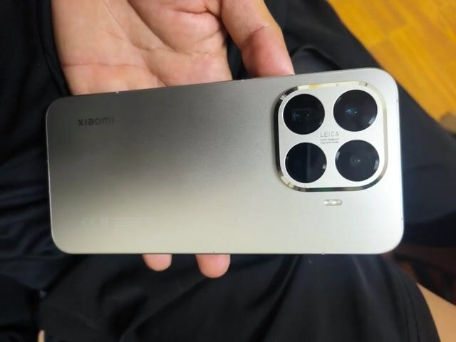 Xiaomi 15T PRO  12GB/1TGB Vàng máy trần. Mua bán Điện thoại tại Quận Hoàng Mai Hà Nội được đăng bởi hà văn tuấn hình 1