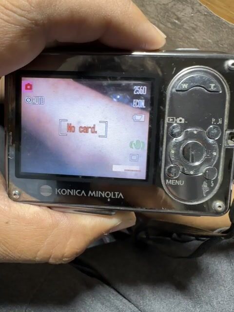 máy ảnh Konica Minolta DIMAGE X1