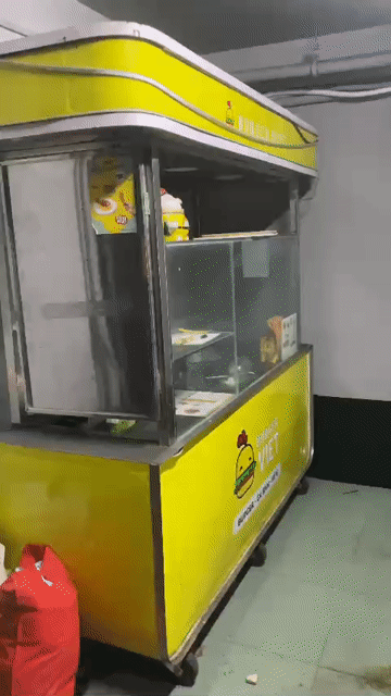 Xe Đẩy Bán Bánh Mì Burger, Trà sữa Kim loại - kính. Mua bán Đồ chuyên dụng, Giống nuôi trồng tại Quận Ninh Kiều Cần Thơ được đăng bởi Hạnh Nhân hình 1