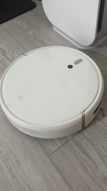 Robot hút bụi Xiaomi màu Trắng. Mua bán Thiết bị vệ sinh, nhà tắm tại Quận Tân Phú Tp Hồ Chí Minh được đăng bởi Rosemary hình 1