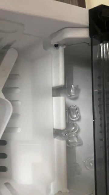 Máy làm đá Eysin Xám còn làm đá dc. Mua bán Bếp, lò, đồ điện nhà bếp tại Quận 3 Tp Hồ Chí Minh được đăng bởi Linh hình 1