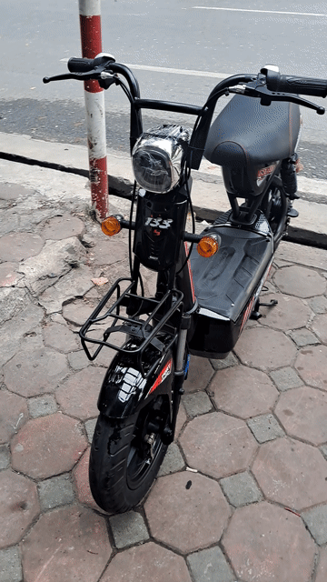 Xe máy điện Giant 133s plus màu đen ( Có Trả Góp ). Mua bán Xe máy tại Quận Đống Đa Hà Nội được đăng bởi Thiên Hương hình 1