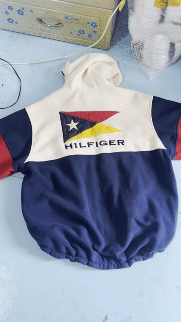 Áo khoác Tommy Hilfiger Polyester, Nylon. Mua bán Quần áo tại Thành phố Buôn Ma Thuột Đắk Lắk được đăng bởi đồ đạc bmt hình 1
