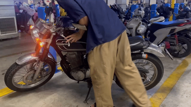 Honda CB400SS Xanh đậm. Mua bán Xe máy tại Thành phố Dĩ An Bình Dương được đăng bởi Trực Minh hình 1