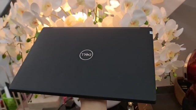 DELL mới 90% COR i7 THẾ HỆ 8 RAM 8 SSD 256G. Mua bán Laptop tại Quận 10 Tp Hồ Chí Minh được đăng bởi TRINH LAPTOP SỈ SG hình 1