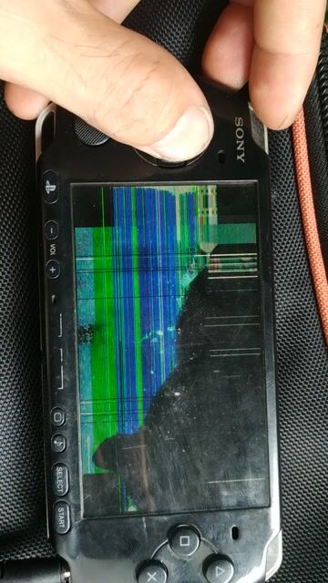 Máy chơi game Sony PSP-3001 Đen bể màn. Mua bán Thiết bị chơi game tại Thành phố Thủ Đức Tp Hồ Chí Minh được đăng bởi trân hình 1