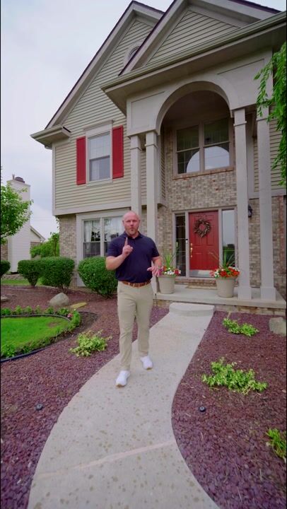 Listing video for 18145 Queensbury Dr, Livonia