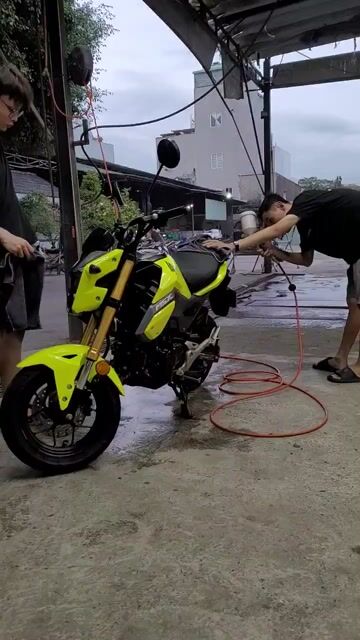 Honda MSX125V xanh neon 35000 km. Mua bán Xe máy tại Quận Tân Phú Tp Hồ Chí Minh được đăng bởi Đặng Thảo hình 1