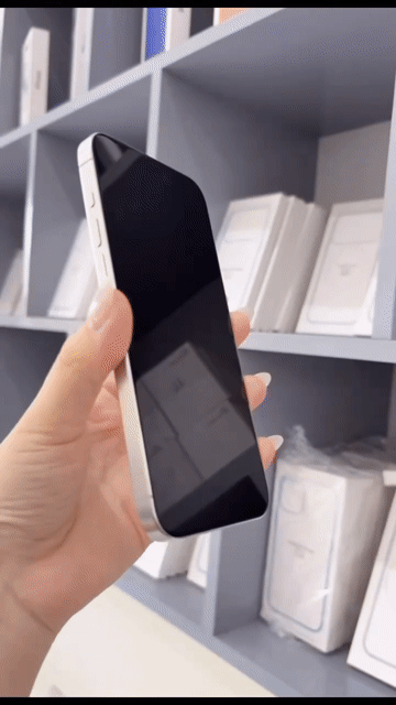 Apple iPhone 15 Pro Max Đen, Xanh, Xám, Trắng. Mua bán Điện thoại tại Thành phố Đồng Xoài Bình Phước được đăng bởi Dinh Thi Anh Linhh hình 1