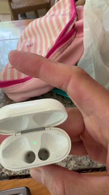 Tai nghe Apple AirPods 2 Trắng. Mua bán Tivi, Âm thanh tại Quận Hoàng Mai Hà Nội được đăng bởi Lê Bin hình 1