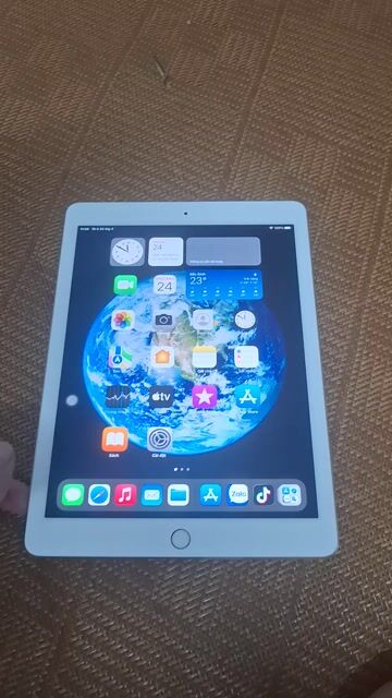 Apple iPad Air 2 128GB vàng . Mua bán Máy tính bảng tại Quận 12 Tp Hồ Chí Minh được đăng bởi Hồ Đăng  hình 1