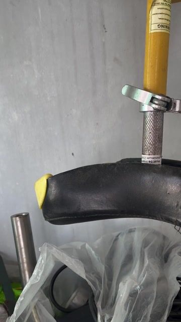 Xe đạp một bánh Vàng. Mua bán Xe đạp tại Quận Tân Bình Tp Hồ Chí Minh được đăng bởi Lang Phong Hiep hình 1