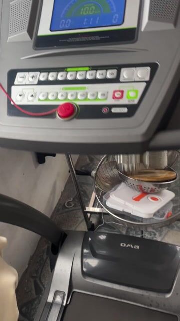 Thanh lý Máy chạy bộ chuyên nghiệp. Mua bán Đồ thể thao, Dã ngoại tại Quận Long Biên Hà Nội được đăng bởi Giá Khánh hình 1