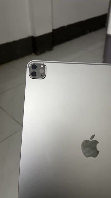 iPad Pro M2 12.9 inch 128GB Xám 99% chính chủ. Mua bán Máy tính bảng tại Quận Ninh Kiều Cần Thơ được đăng bởi Trần Hoàng Kháng hình 1