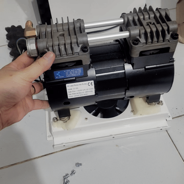 Máy bơm K1 TECH D110N không dầu 110LPM. Mua bán Đồ chuyên dụng, Giống nuôi trồng tại Huyện Chợ Gạo Tiền Giang được đăng bởi lê minh sang hình 1