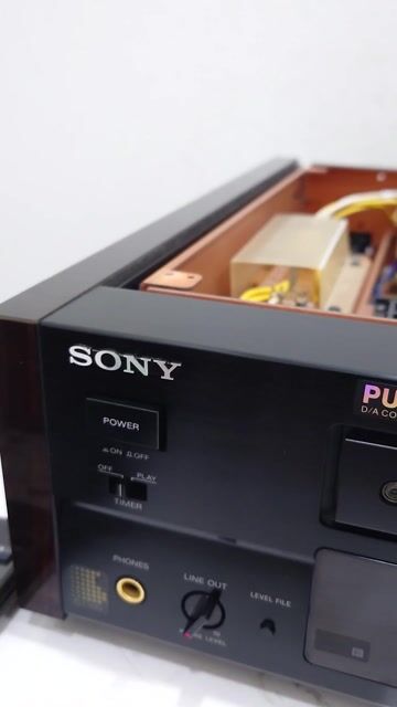 CD Sony CDP-X555es đẹp xuất sắc, ruột gan như mới.. Mua bán Tivi, Âm thanh tại Thành phố Thủ Dầu Một Bình Dương được đăng bởi Lê Nguyễn Audio hình 1