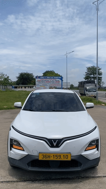 VinFast VF6 Eco 2025 Trắng. Mua bán Ô tô tại Quận Nam Từ Liêm Hà Nội được đăng bởi ĐÀM HÙNG CAR  hình 1