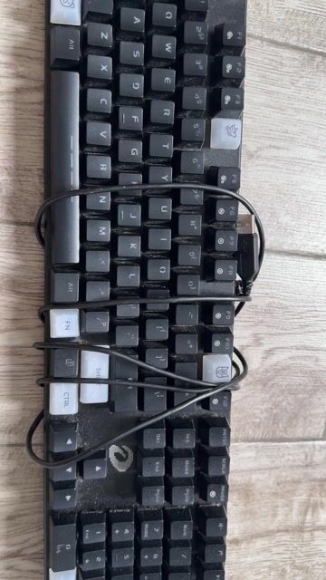Bàn phím cơ Logitech. Mua bán Phụ kiện (Màn hình, Chuột...) tại Quận Bình Thạnh Tp Hồ Chí Minh được đăng bởi Kim Anh hình 1