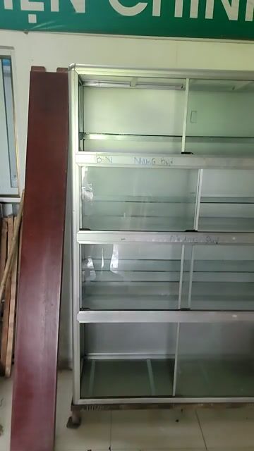 Tủ nhôm kính trưng bày, đã qua sử dụng