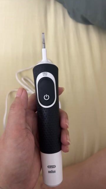 Bàn chải điện Oral-B PRO 1000. Mua bán Thiết bị vệ sinh, nhà tắm tại Quận Tân Bình Tp Hồ Chí Minh được đăng bởi Nhy hình 1