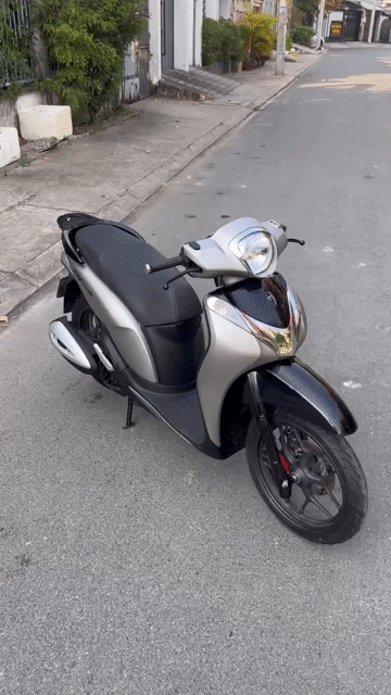 Honda SH Mode 125 2018 Xám đen Sporty chinh chu. Mua bán Xe máy tại Thành phố Thủ Đức Tp Hồ Chí Minh được đăng bởi Xe máy THẢO VY  hình 1