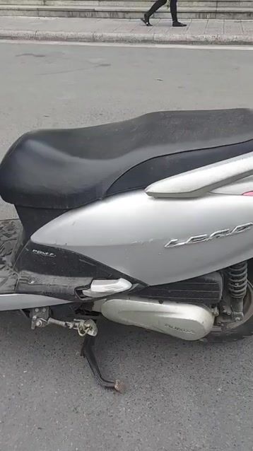 Honda Lead 110cc FI Bạc chính chủ. Mua bán Xe máy tại Quận Hoàng Mai Hà Nội được đăng bởi Xúy hình 1
