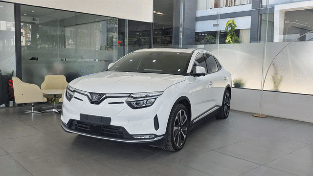 VinFast VF8 PLUS SDI 2023 Trắng ngọc 54.894 km. Mua bán Ô tô tại Quận Bình Tân Tp Hồ Chí Minh được đăng bởi Trần Minh VinFAST Phú Lâm hình 1