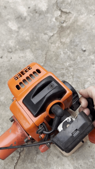 Máy cắt cỏ Briggs & Stratton Đỏ 2 thì. Mua bán Đồ chuyên dụng, Giống nuôi trồng tại Huyện Tri Tôn An Giang được đăng bởi Chi hình 1