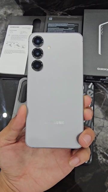 Samsung S25 Chính Hãng TGDĐ BH T11/2026. Mua bán Điện thoại tại Thành phố Thủ Đức Tp Hồ Chí Minh được đăng bởi hoàng hình 1