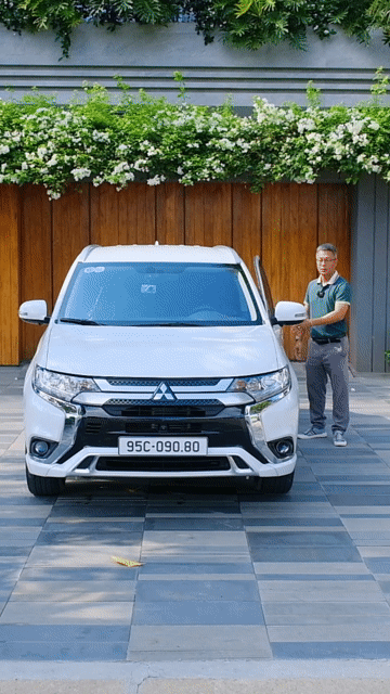 Mitsubishi Outlander 2023 CVT Trắng 49.000 KM. Mua bán Ô tô tại Thành phố Thủ Đức Tp Hồ Chí Minh được đăng bởi Kênh Xe Lướt 24h hình 1