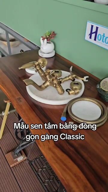 Sen tắm bằng đồng treo tường nóng lạnh HSD13. Mua bán Thiết bị vệ sinh, nhà tắm tại Thành phố Thủ Đức Tp Hồ Chí Minh được đăng bởi Nội Thất Tân Cổ Điển hình 1