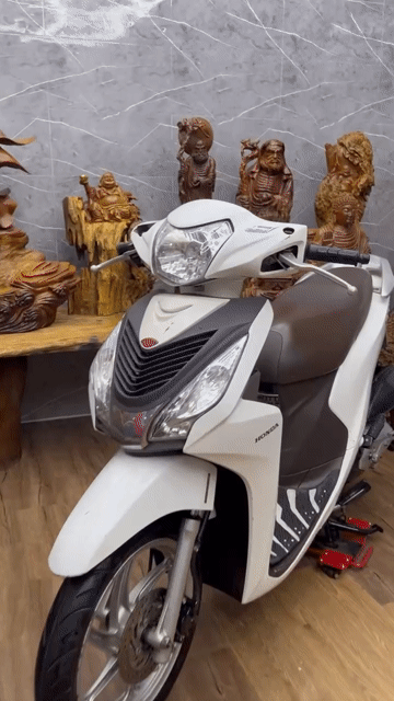 Honda Vision đời 2016 chính chủ biển sg máy zin. Mua bán Xe máy tại Quận 7 Tp Hồ Chí Minh được đăng bởi Xe Cũ Hiếu CT hình 1