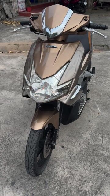 Honda Air Blade 2011 3D Vàng đồng. Mua bán Xe máy tại Thành phố Nam Định Nam Định được đăng bởi Bảo Nhi Trần hình 1