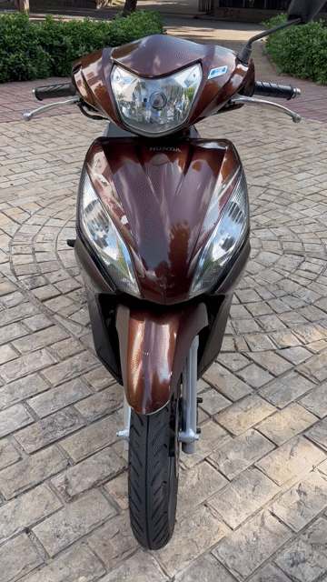 Honda Vision Fi Nâu,bstp,máy êm , bảo hành. Mua bán Xe máy tại Quận Tân Phú Tp Hồ Chí Minh được đăng bởi Lê Trực hình 1