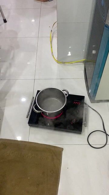 Bếp hồng ngoại Junger mặt cảm ứng ko kén nồi. Mua bán Bếp, lò, đồ điện nhà bếp tại Quận 11 Tp Hồ Chí Minh được đăng bởi MINH KHÔI hình 1