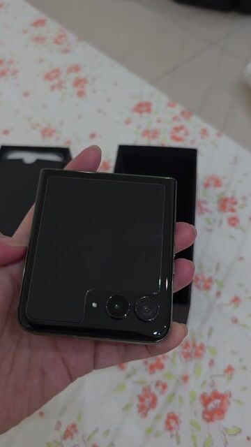 Motorola Razr 50 Plus 256GB Xanh lá Như mới. Mua bán Điện thoại tại Quận Bình Tân Tp Hồ Chí Minh được đăng bởi Huỳnh Phương hình 1