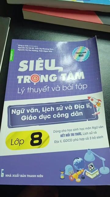 Sách giáo khoa Siêu trọng tâm Lớp 8. Mua bán Sách tại Huyện Bình Lục Hà Nam được đăng bởi Lê Mai Hương hình 1