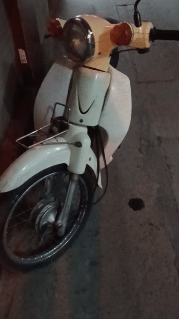 Honda Cub 50cc Trắng. Mua bán Xe máy tại Quận Cầu Giấy Hà Nội được đăng bởi văn quyết hình 1