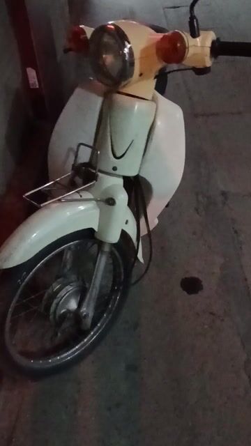 Honda Cub 50cc Trắng. Mua bán Xe máy tại Quận Cầu Giấy Hà Nội được đăng bởi văn quyết hình 1