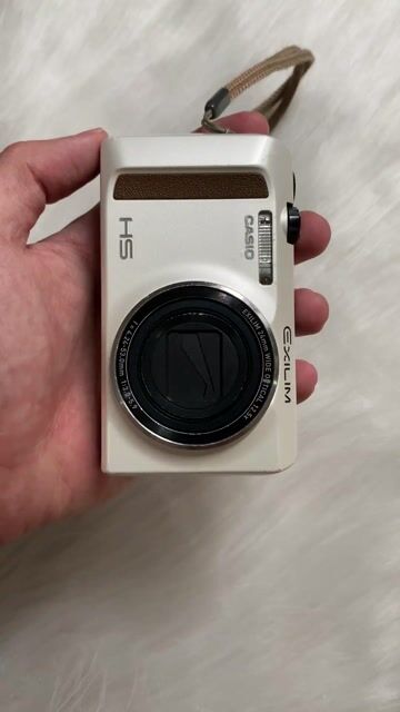 Máy ảnh Casio Exilim ZR400 95%. Mua bán Máy ảnh, Máy quay tại Quận Cầu Giấy Hà Nội được đăng bởi Vũ Thành Long hình 1