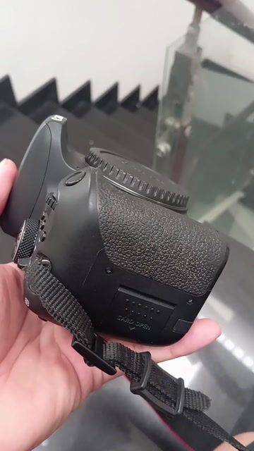 Máy ảnh Canon 800D rất mới. Mua bán Máy ảnh, Máy quay tại Quận 12 Tp Hồ Chí Minh được đăng bởi Phúc Quang hình 1