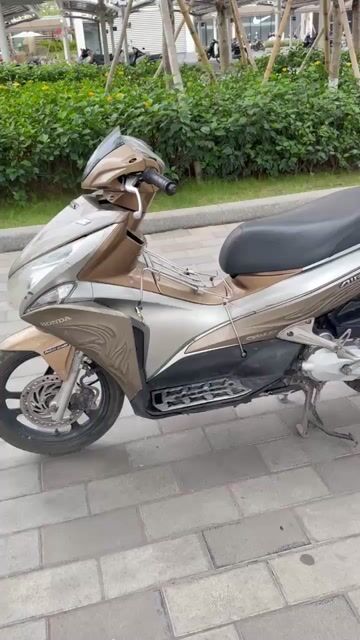Honda Air Blade Nâu vàng 32740 km. Mua bán Xe máy tại Quận Tây Hồ Hà Nội được đăng bởi phạm thái hình 1