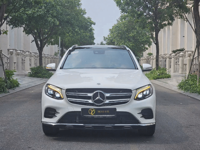 Mercedes GLC 300 AMG 2018 Trắng. Mua bán Ô tô tại Quận Gò Vấp Tp Hồ Chí Minh được đăng bởi THẾ GIỚI Ô TÔ  hình 1