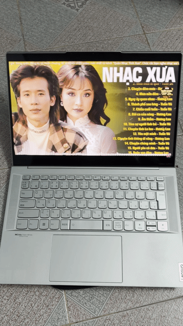Lenovo Yoga Slim 7i màn oled nhẹ 900 gam. Mua bán Laptop tại Quận 8 Tp Hồ Chí Minh được đăng bởi Minh hình 1