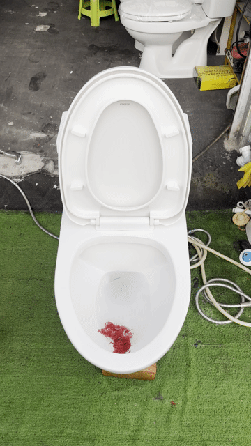 Bồn cầu 1 khối Caesar C-1356 Trắng độ mới cao. Mua bán Thiết bị vệ sinh, nhà tắm tại Quận Tân Bình Tp Hồ Chí Minh được đăng bởi Đồ Cũ Giá Tốt  hình 1