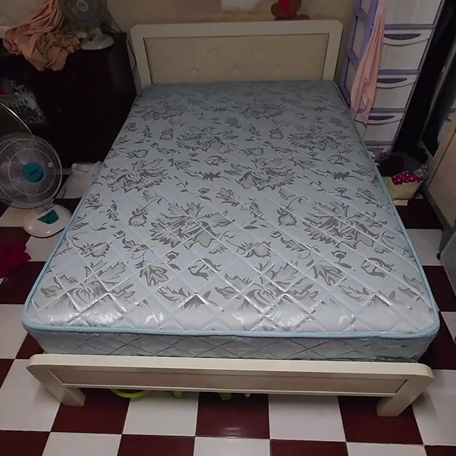 Nệm lò xo Comfor 1m4 x 2m x 25cm. Mới. Bán nhanh.. Mua bán Giường, chăn ga gối nệm tại Quận 10 Tp Hồ Chí Minh được đăng bởi Phi Phạm hình 1