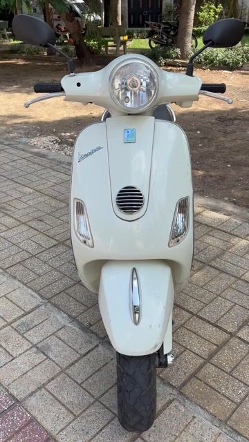 Piaggio Vespa LX Trắng, bstp, máy nhẹ vọt. Mua bán Xe máy tại Quận Tân Phú Tp Hồ Chí Minh được đăng bởi Lê Trực hình 1